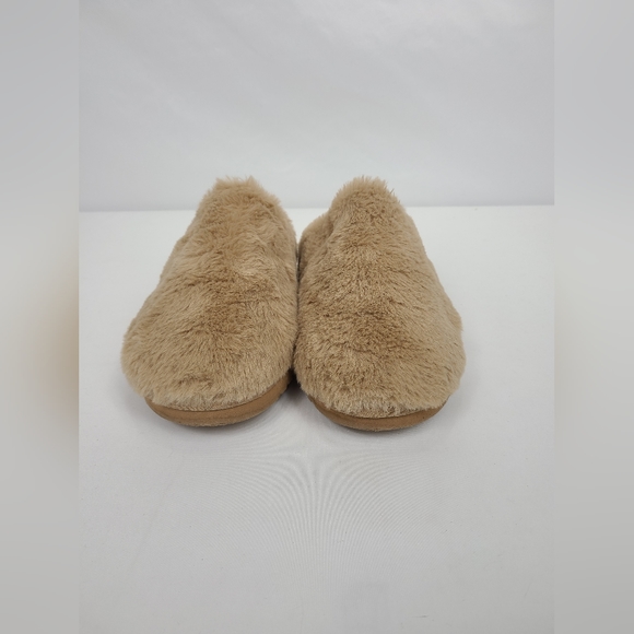 Steve Madden Fuzzy Slip On House Shoes Tan Size M With Box - Picture 2 of 11